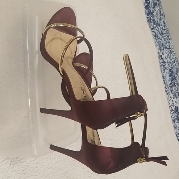 Heels - Picture 3 of 3